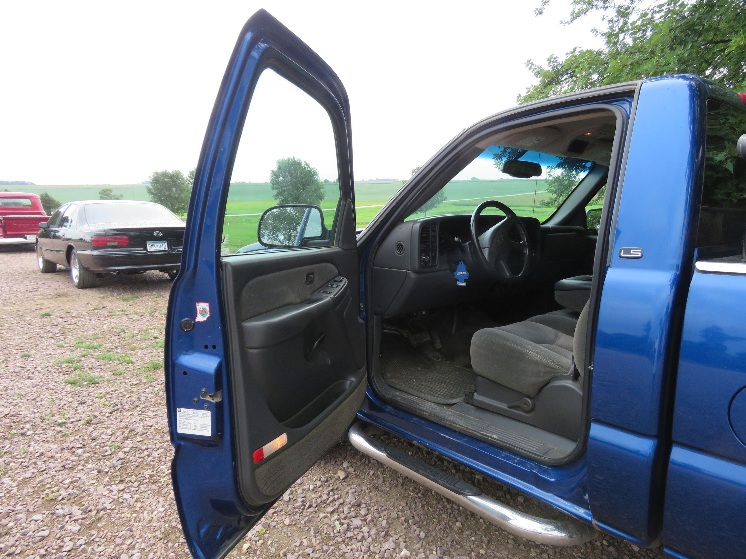 2003 Chevrolet Silverado LS 1/2 ton pickup