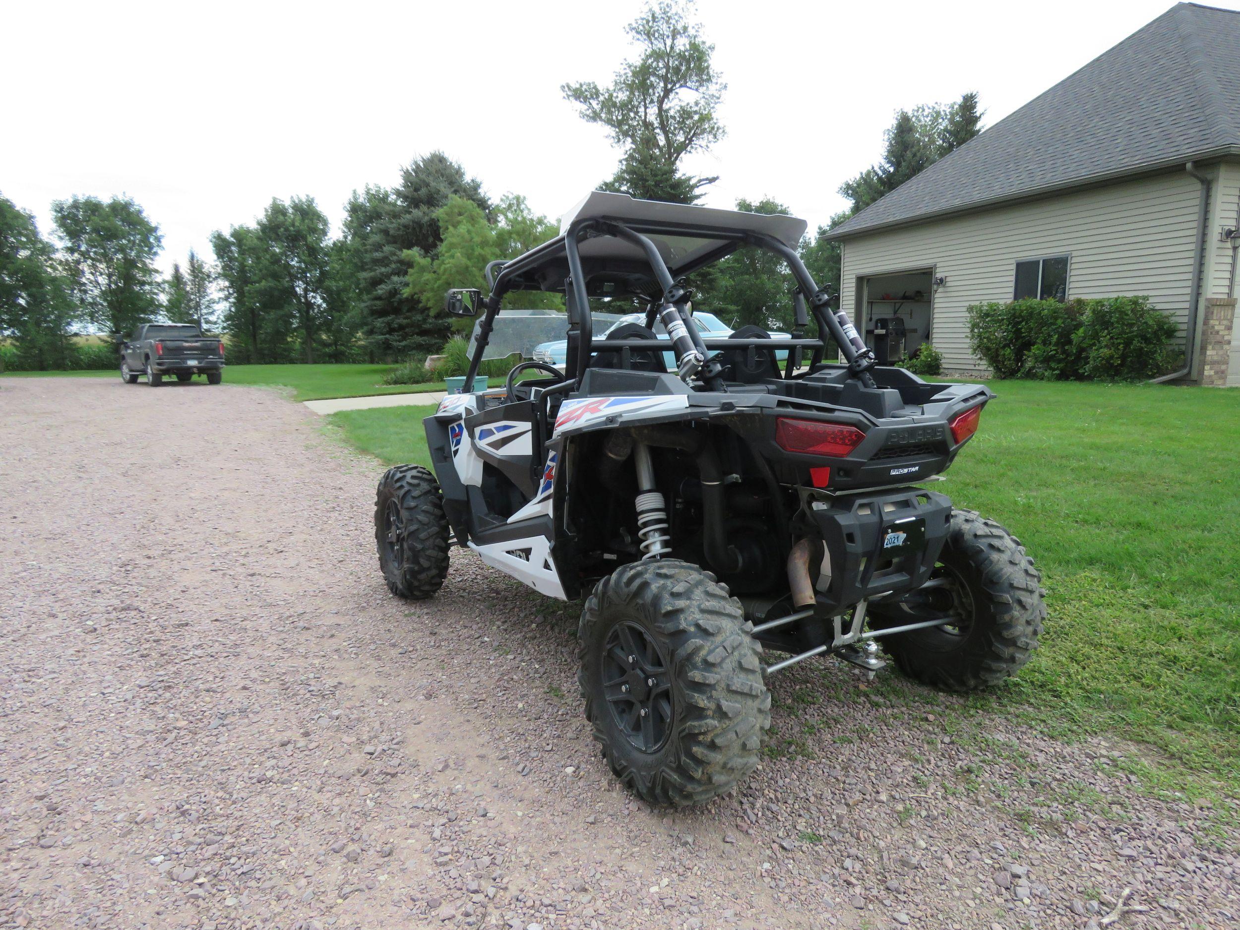 2015 Polaris RZR XP 1000 Side by Side