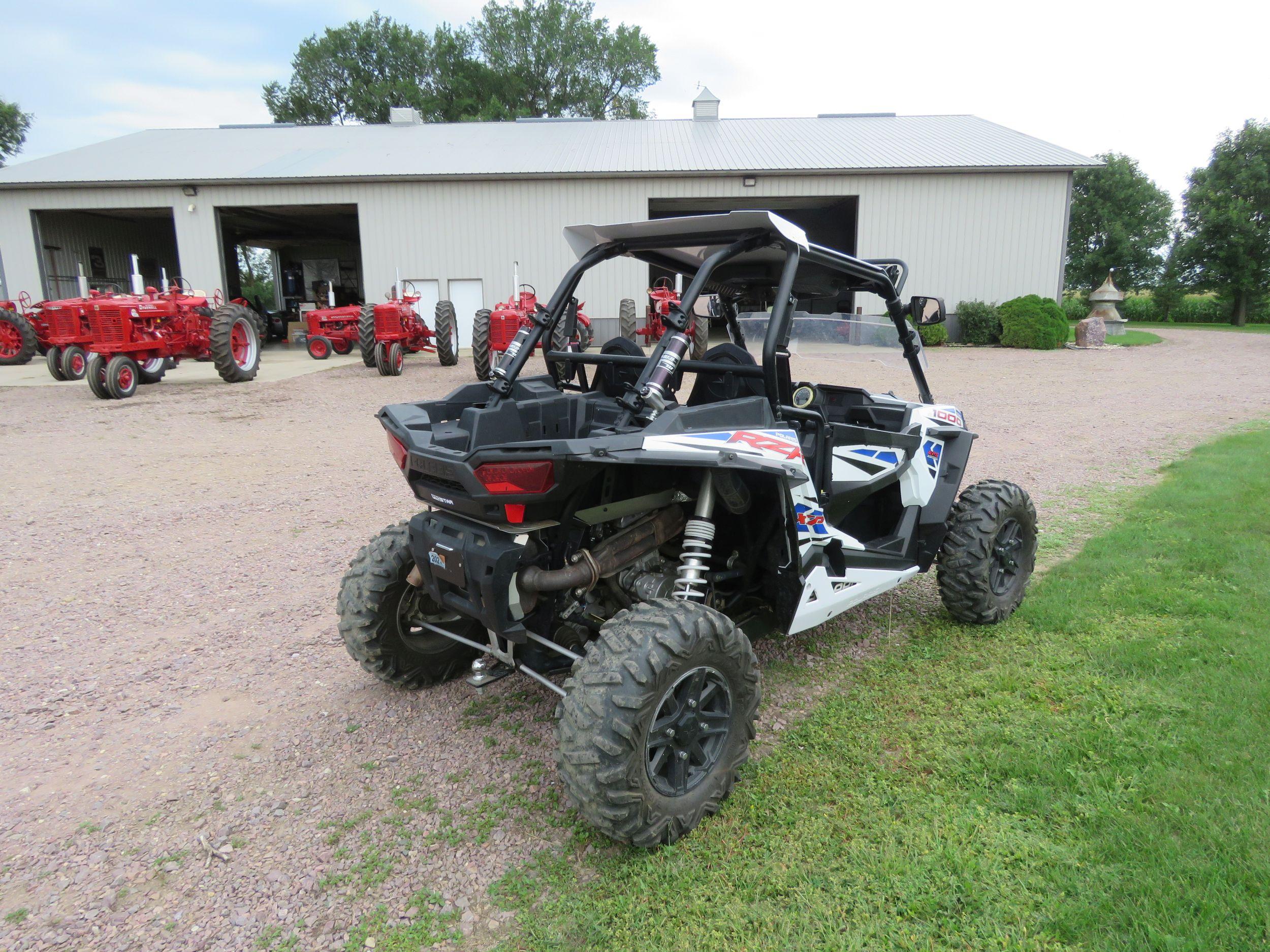 2015 Polaris RZR XP 1000 Side by Side