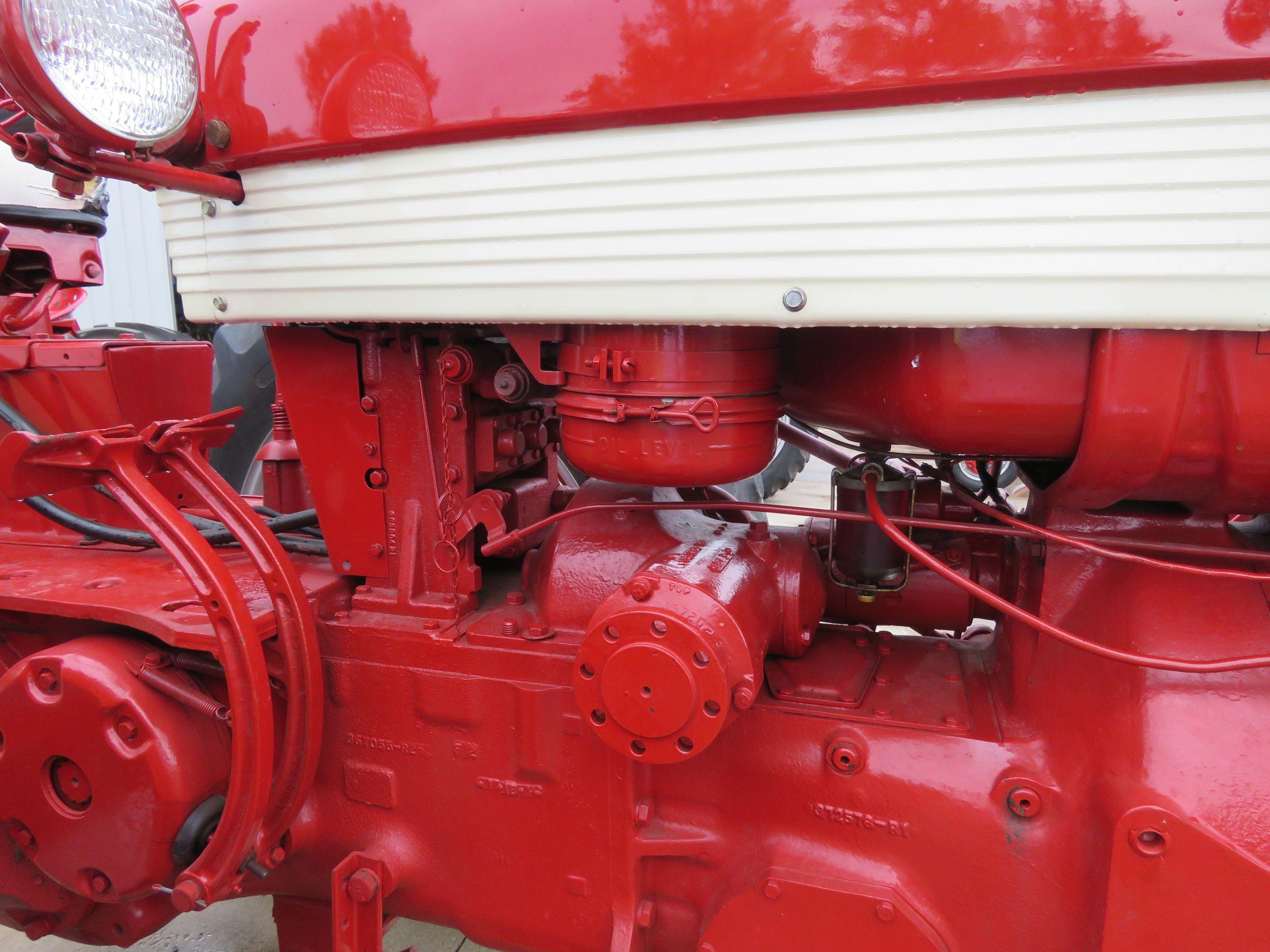 1961 International Farmall 560 Tractor