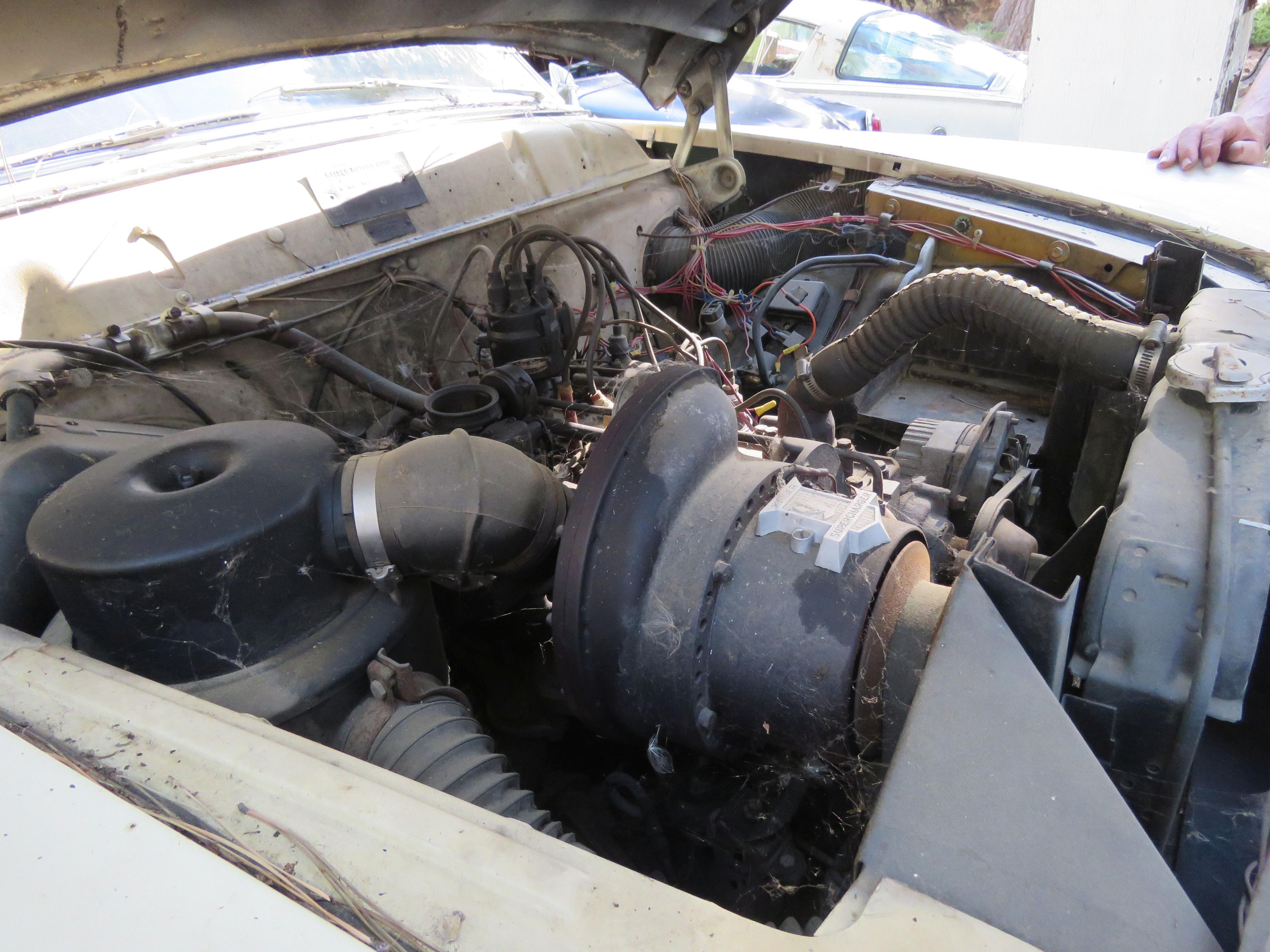 1954 Kaiser Manhattan 2dr Sedan