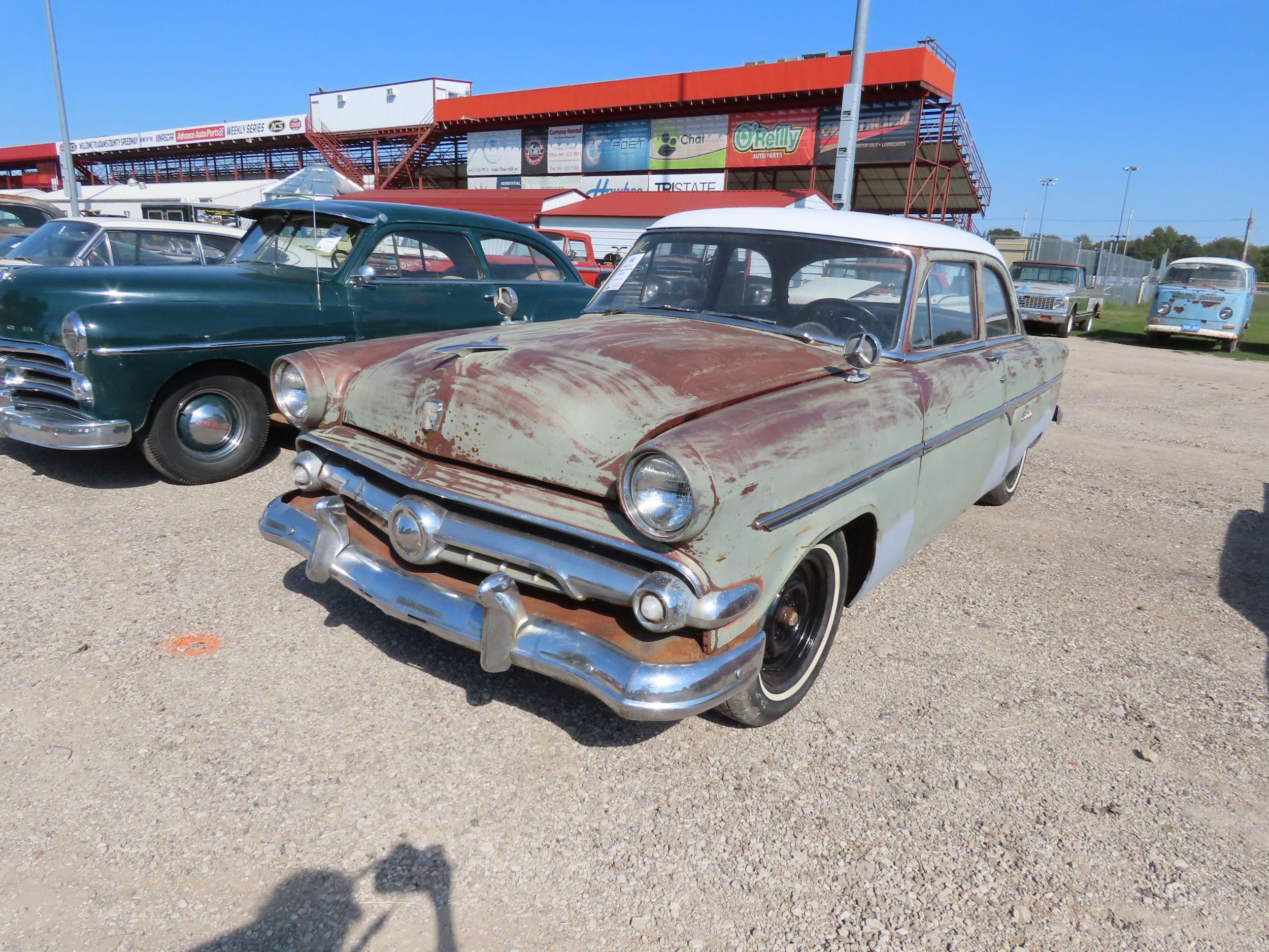 1954 Ford Custom line 2dr Sedan