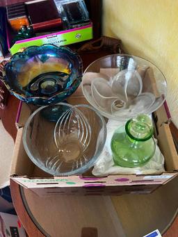 Box of 4 misc glass pieces