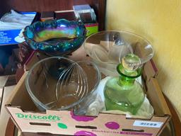 Box of 4 misc glass pieces