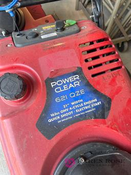 Toro Power Clear 621 QZE snow blower