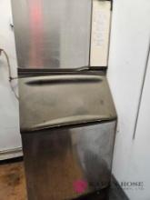 Ice maker