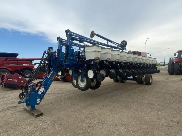 Kinze 3700 Planter