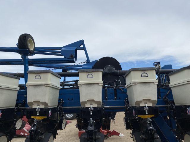 Kinze 3700 Planter