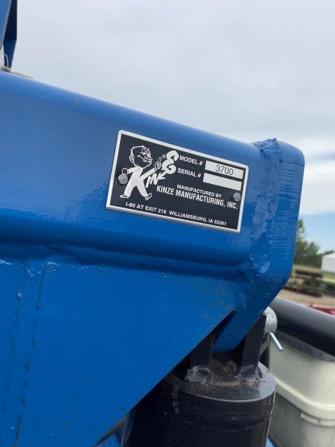 Kinze 3700 Planter