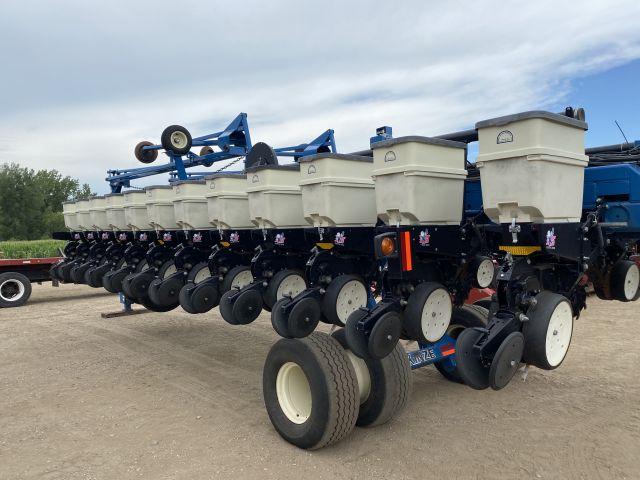 Kinze 3700 Planter