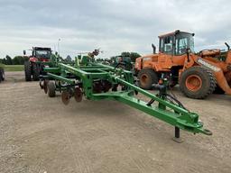 2011 John Deere 2700 Ripper