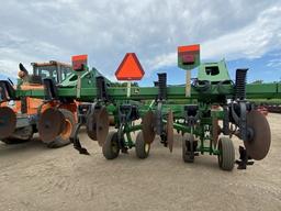 2011 John Deere 2700 Ripper