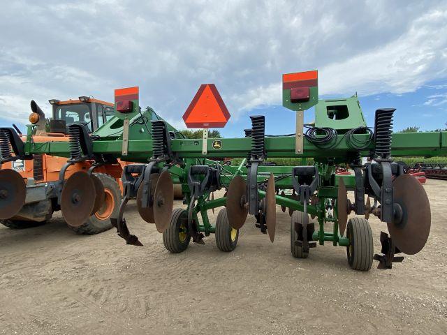 2011 John Deere 2700 Ripper