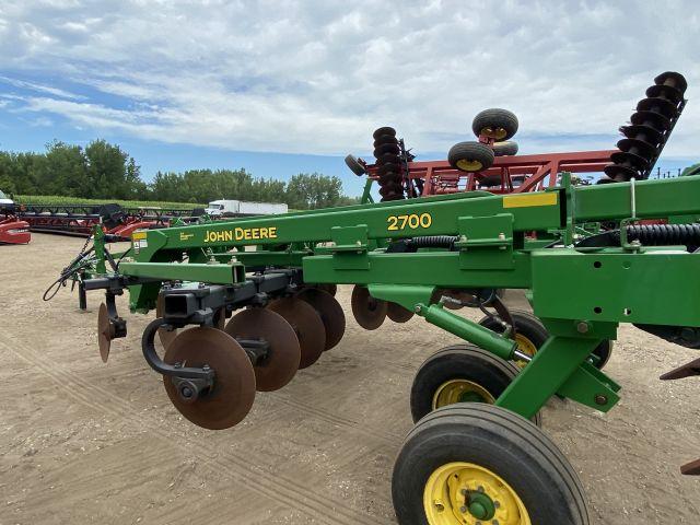 2011 John Deere 2700 Ripper