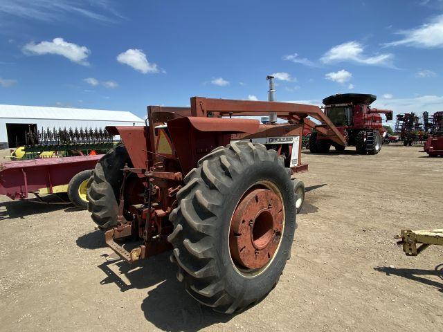 Farmall 806 Tractor