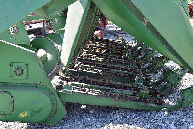 JD 693 Corn Head