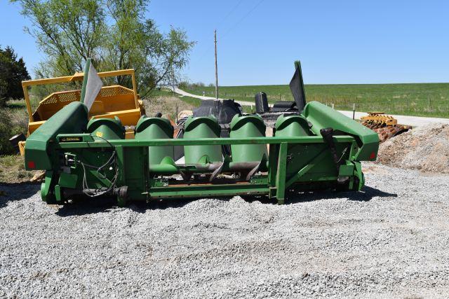 JD 693 Corn Head