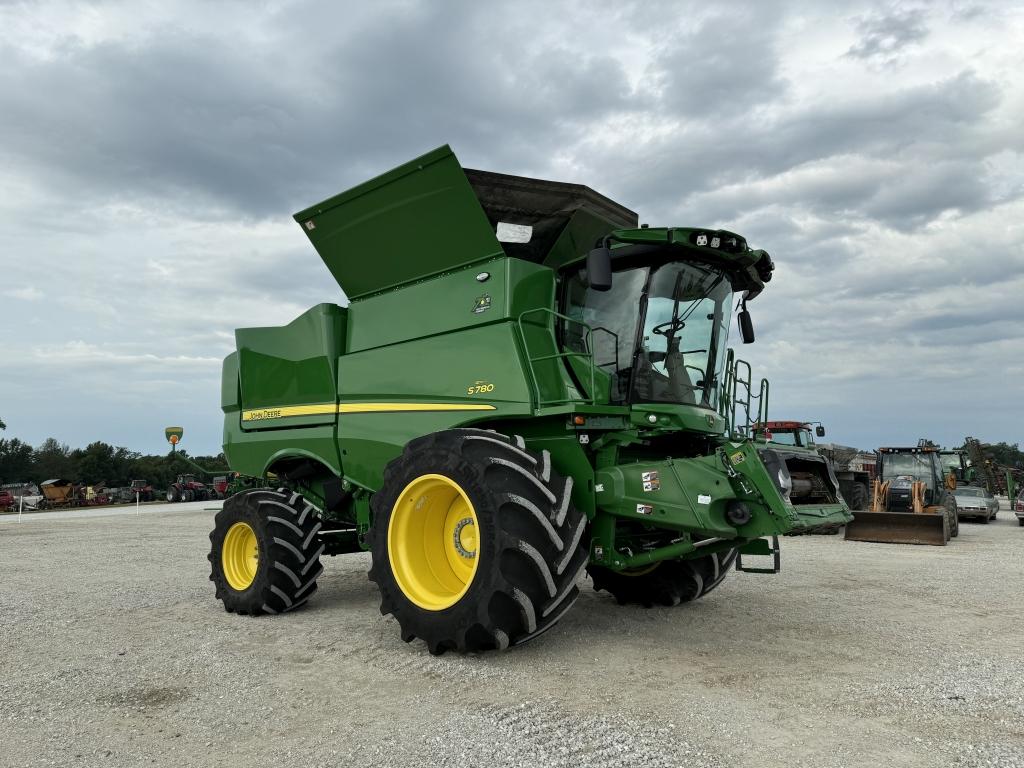 John Deere S780 Combine, 2022