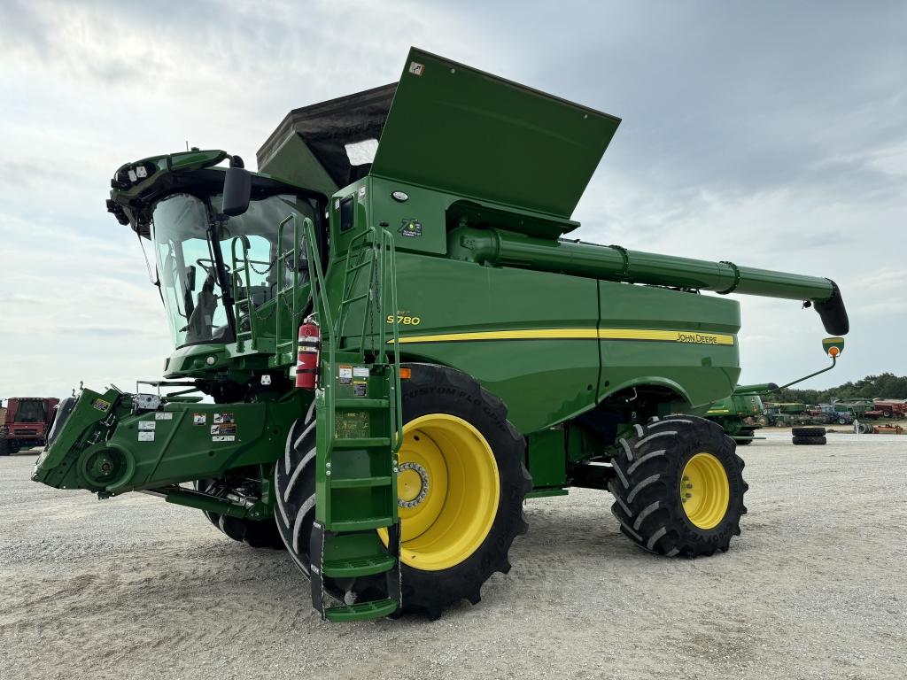 John Deere S780 Combine, 2022