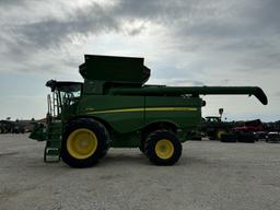 John Deere S780 Combine, 2022