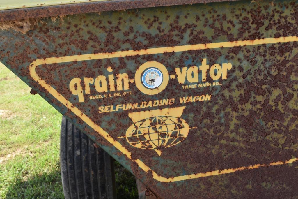 Grain-O-Vator Series 10 Auger Wagon