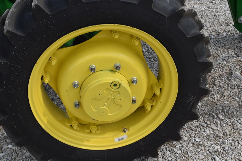 John Deere 5075E Tractor, 2022