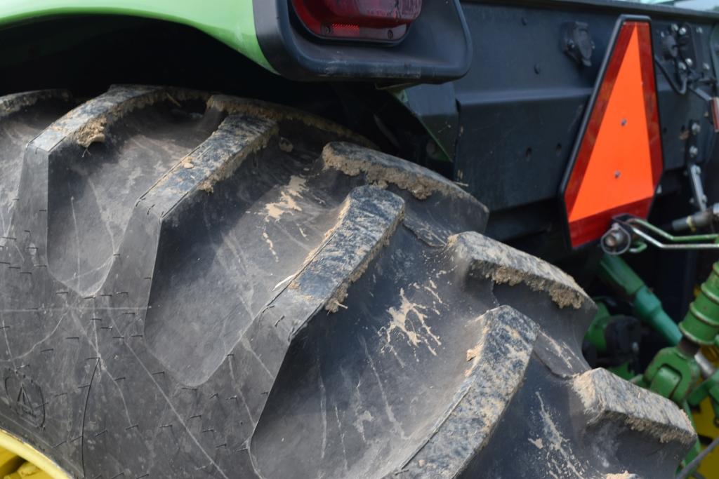 John Deere 3255 Tractor