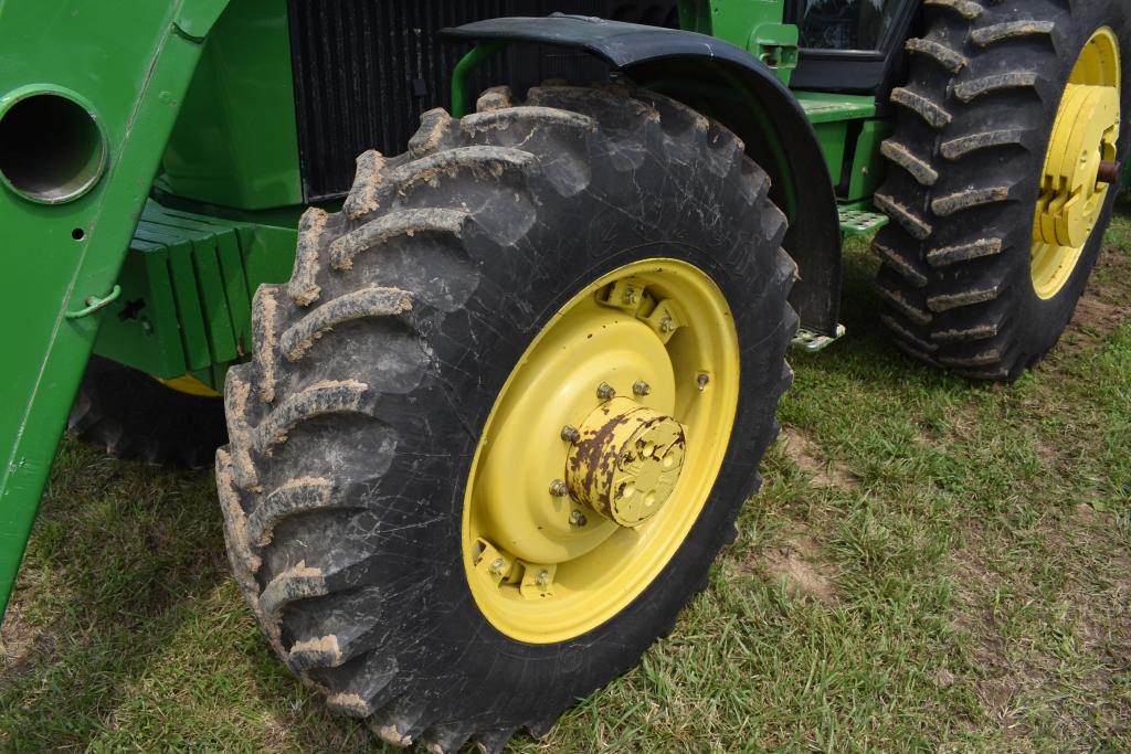 John Deere 3255 Tractor