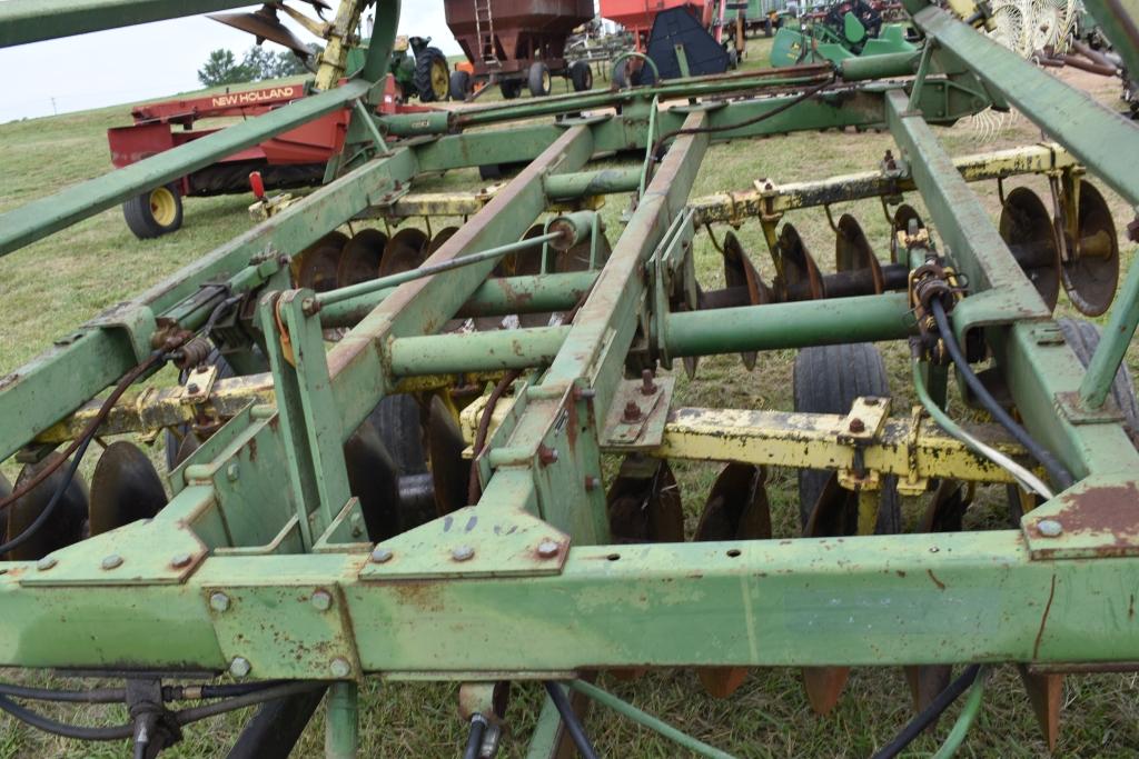 John Deere 24' Disc