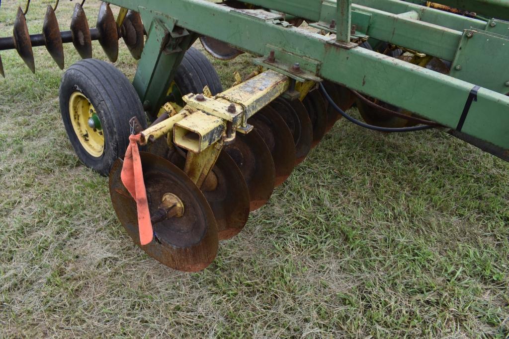 John Deere 24' Disc