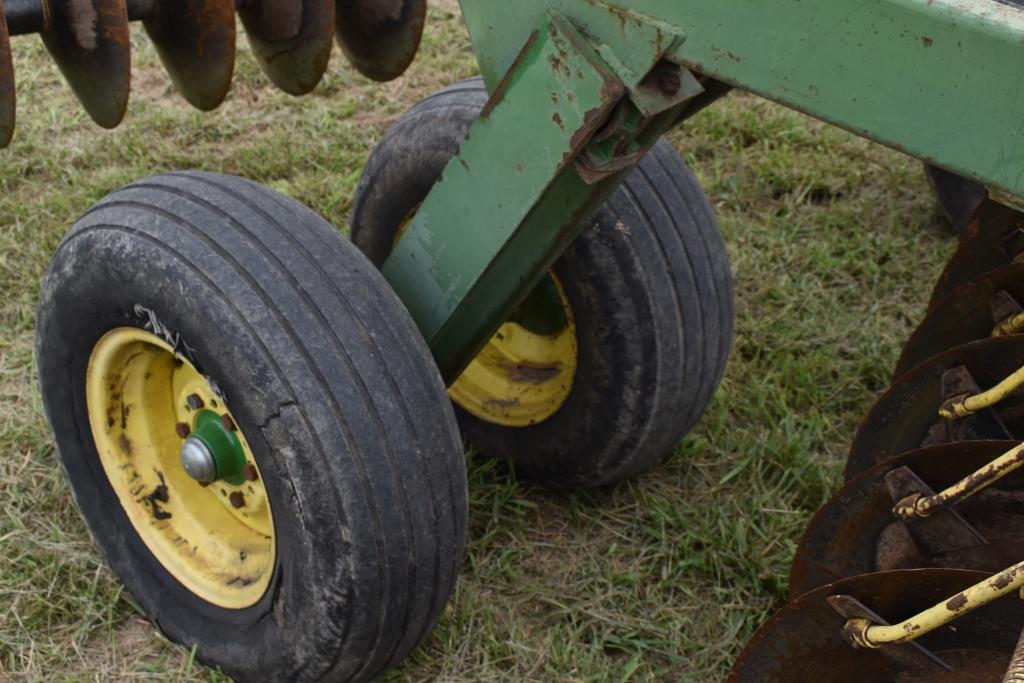 John Deere 24' Disc
