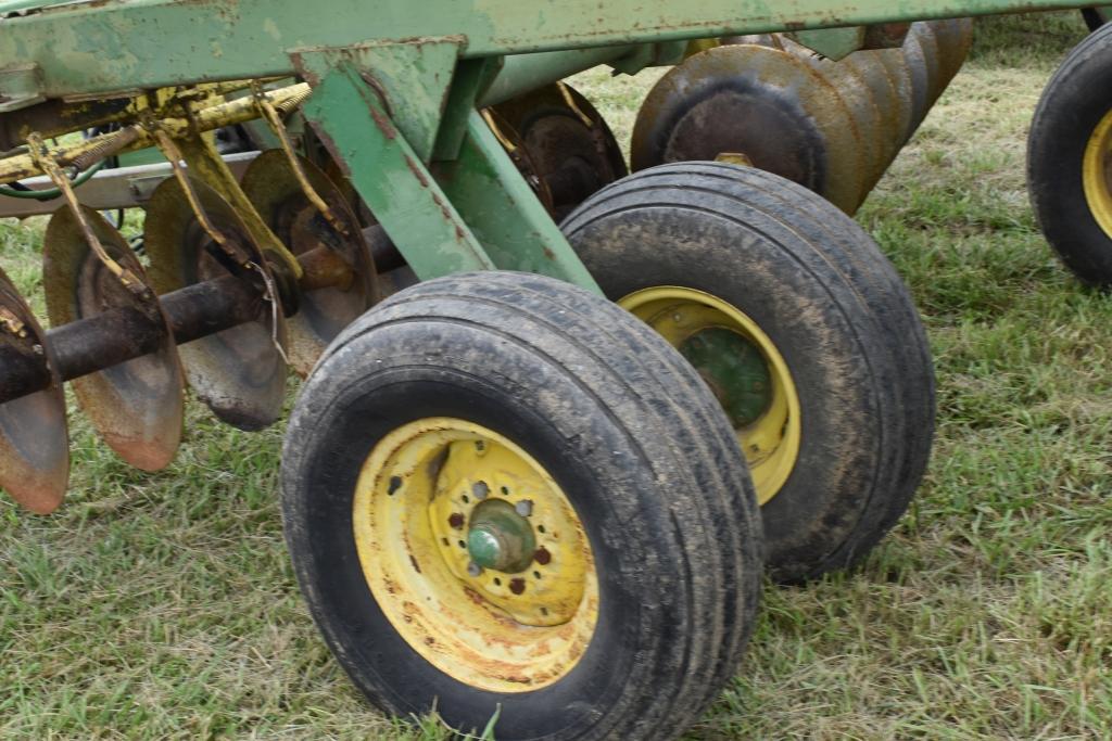 John Deere 24' Disc