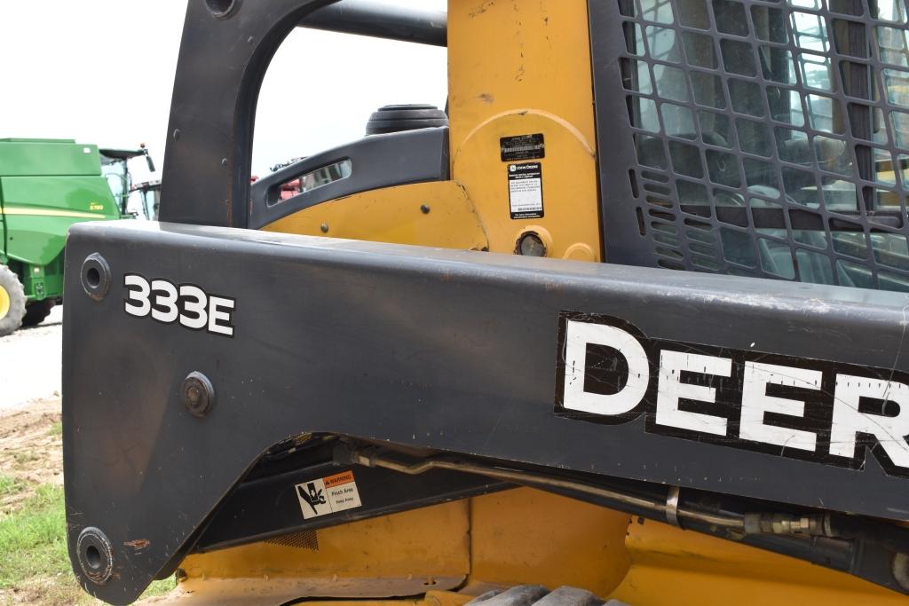 John Deere 333E Skidloader