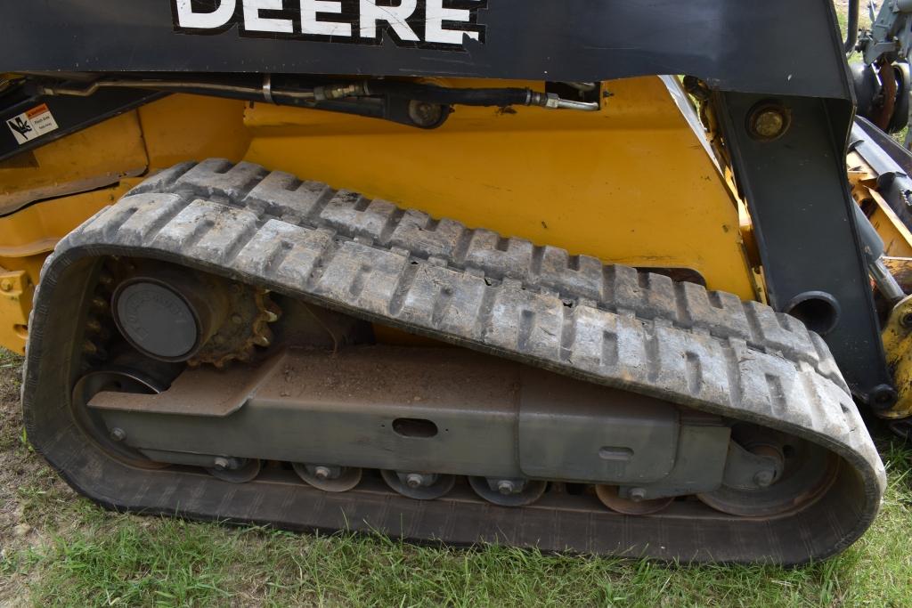 John Deere 333E Skidloader