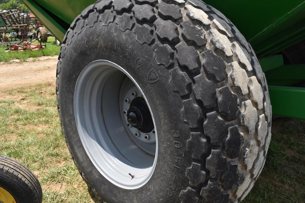 2004 Frontier 1108 Grain Cart