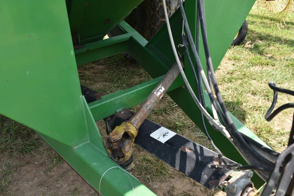 2004 Frontier 1108 Grain Cart