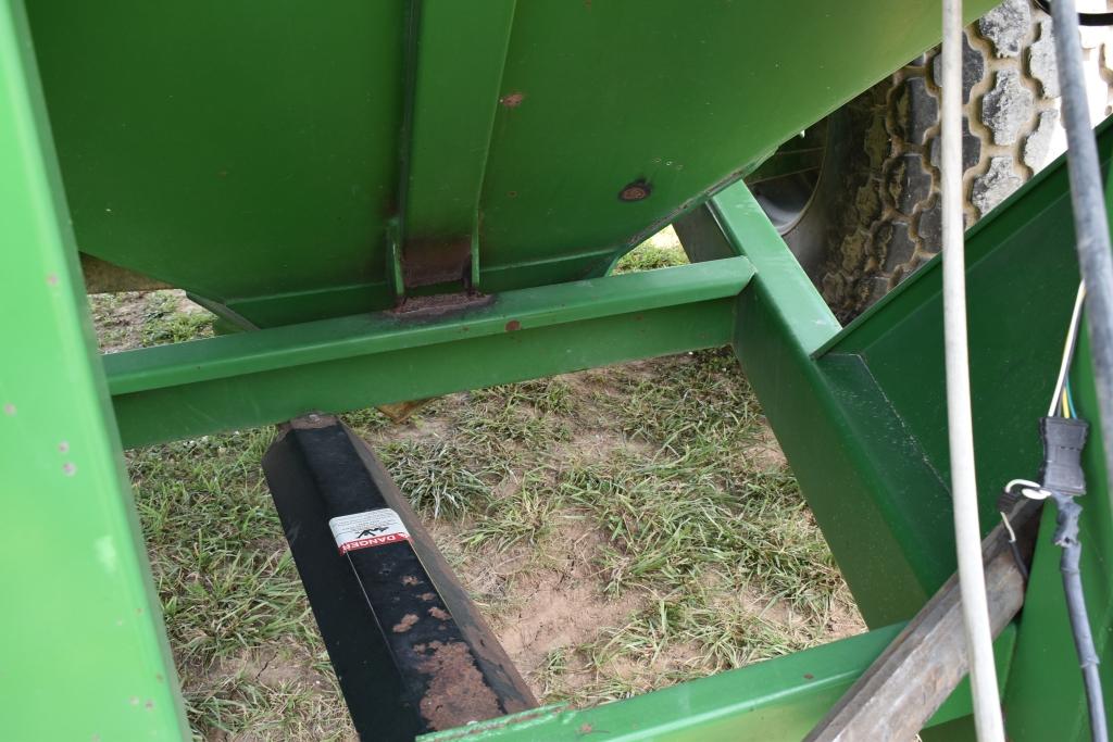 2004 Frontier 1108 Grain Cart