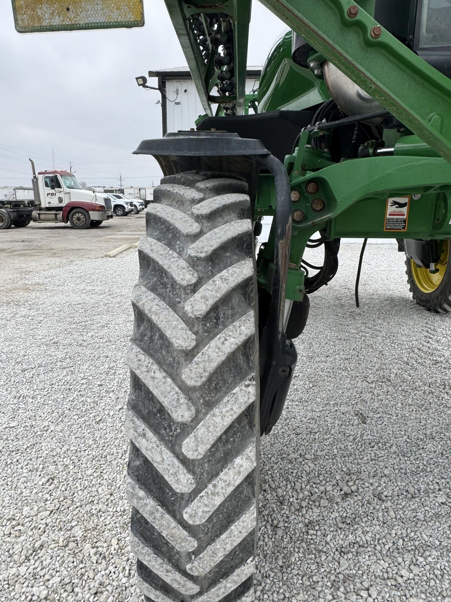 John Deere R4038 Sprayer, 2019