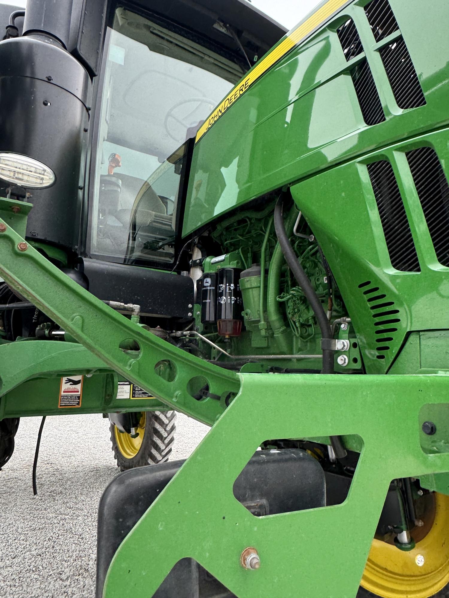 John Deere R4038 Sprayer, 2019