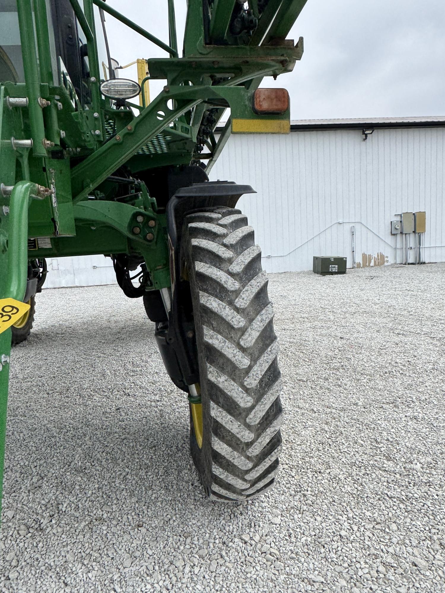 John Deere R4038 Sprayer, 2019