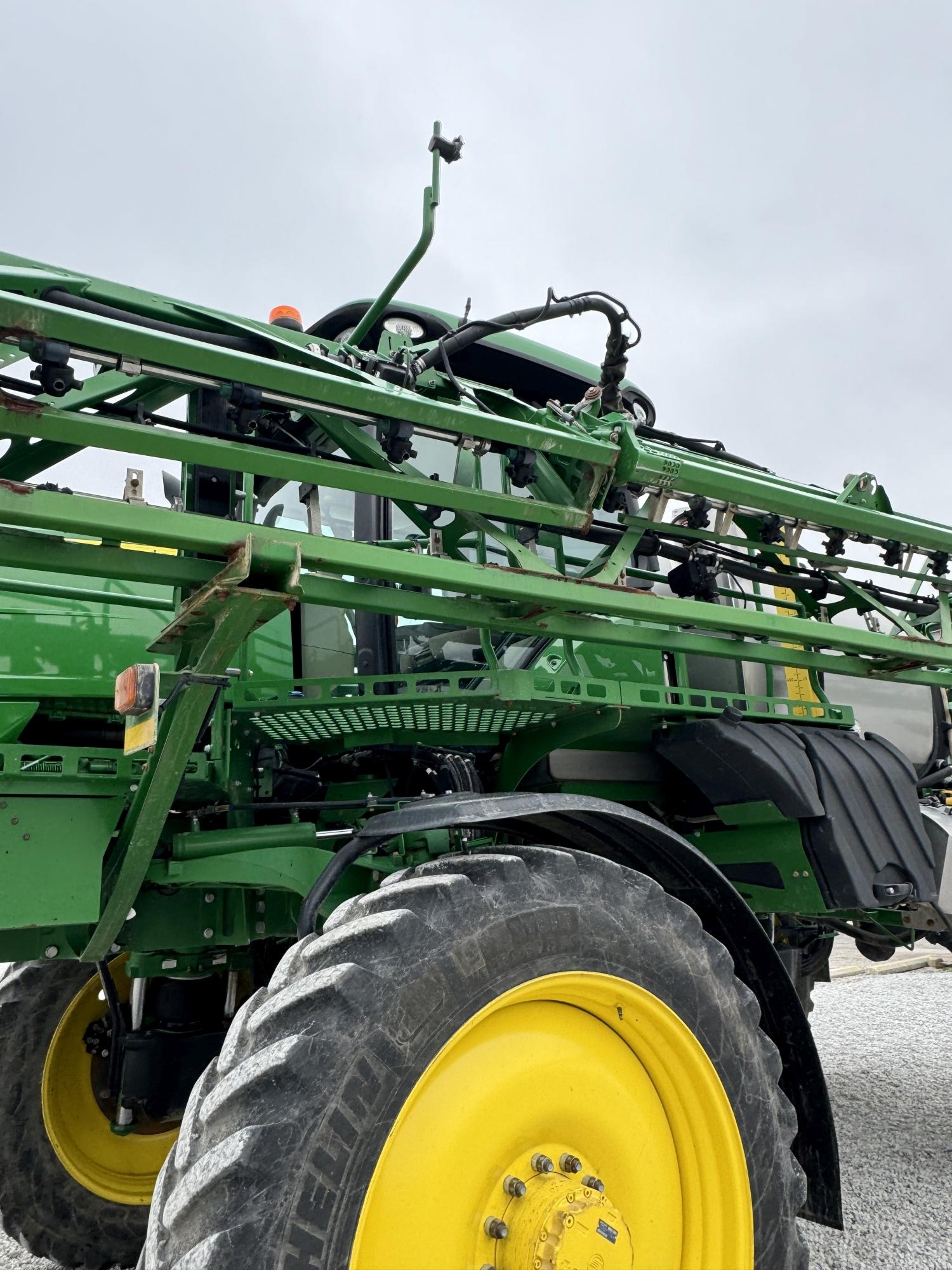 John Deere R4038 Sprayer, 2019