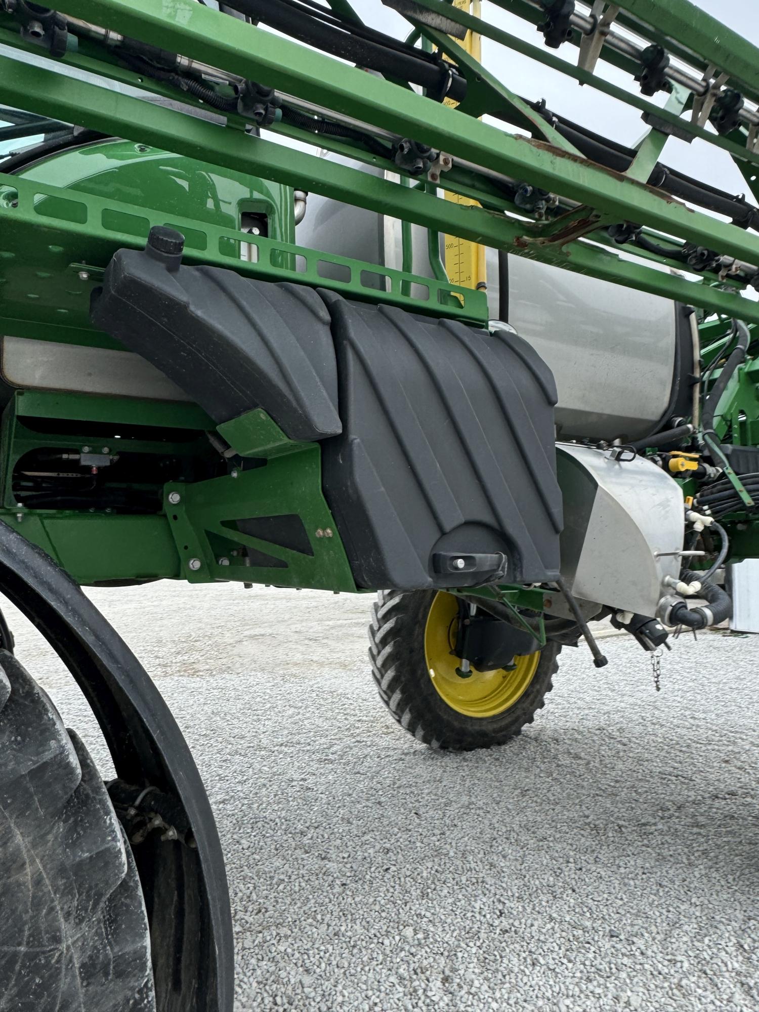 John Deere R4038 Sprayer, 2019
