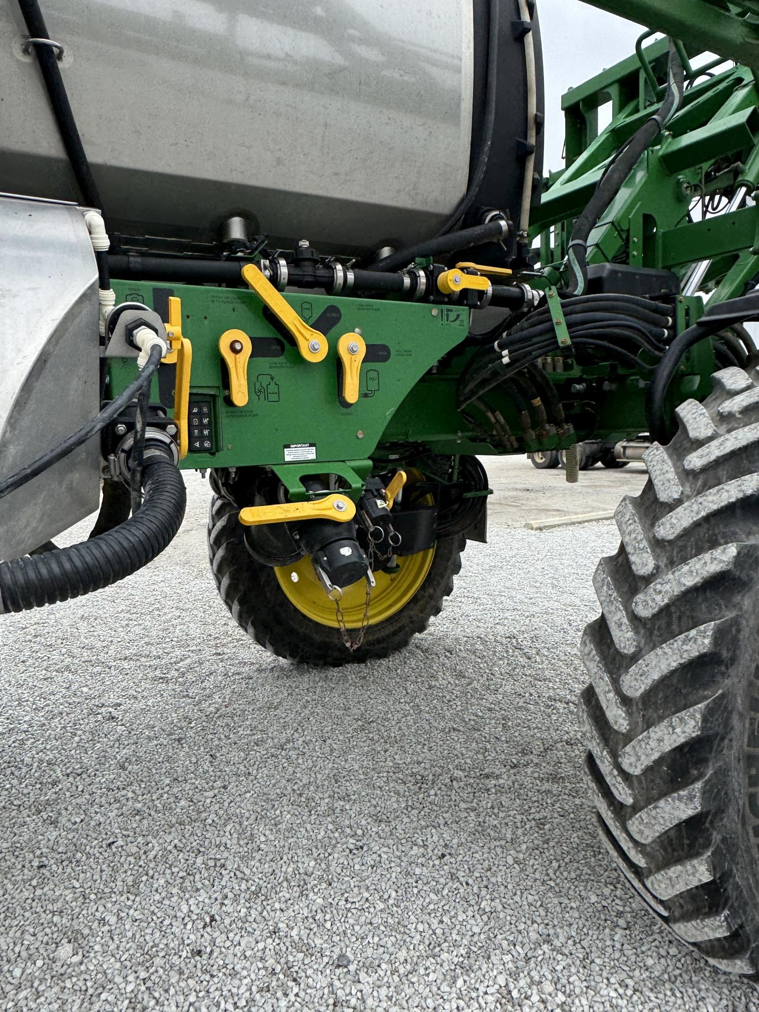 John Deere R4038 Sprayer, 2019