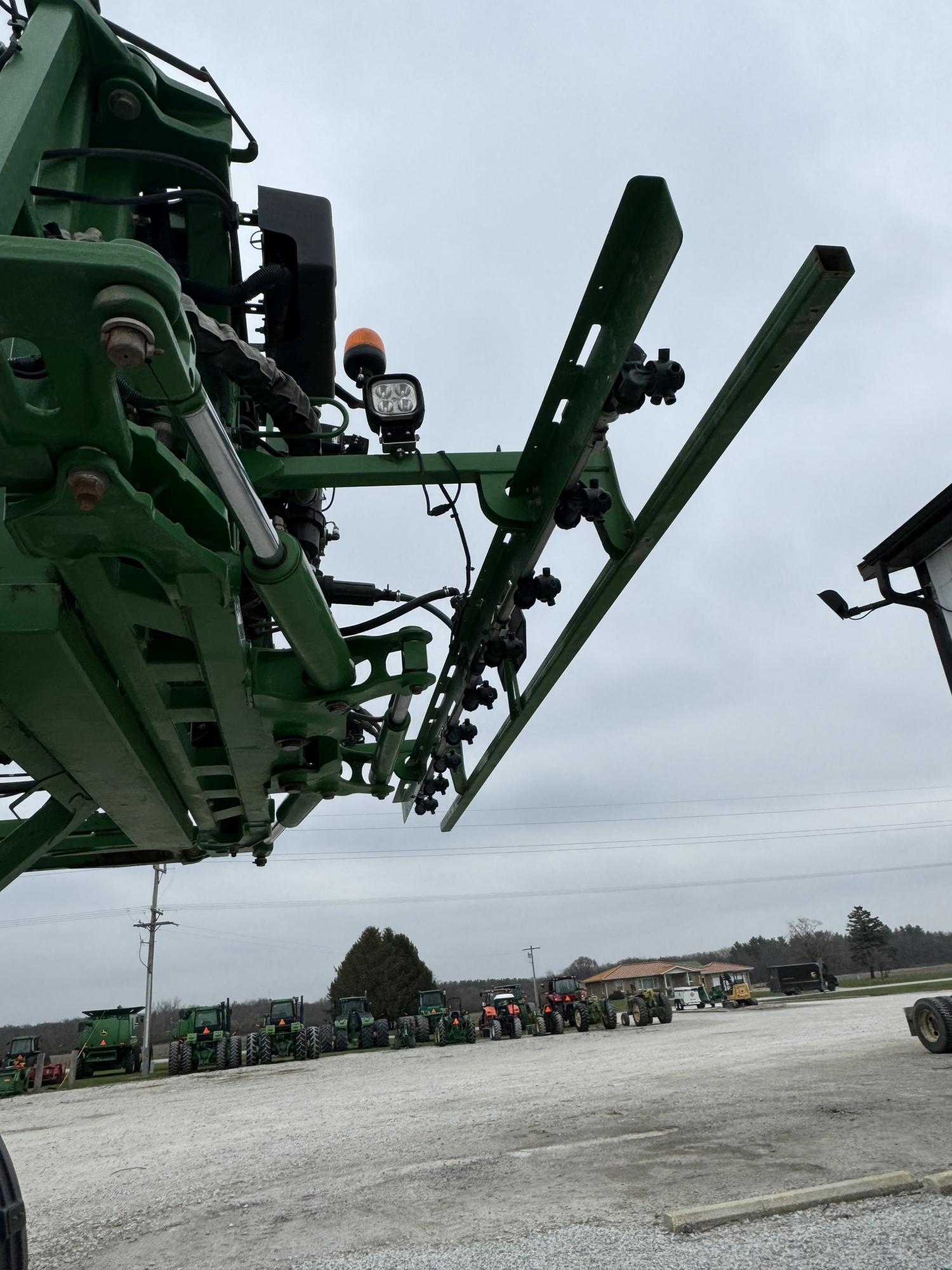 John Deere R4038 Sprayer, 2019