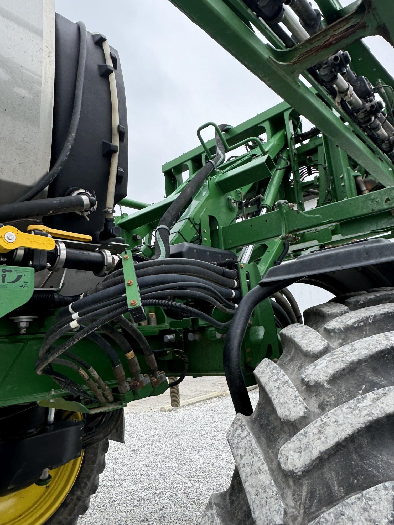 John Deere R4038 Sprayer, 2019