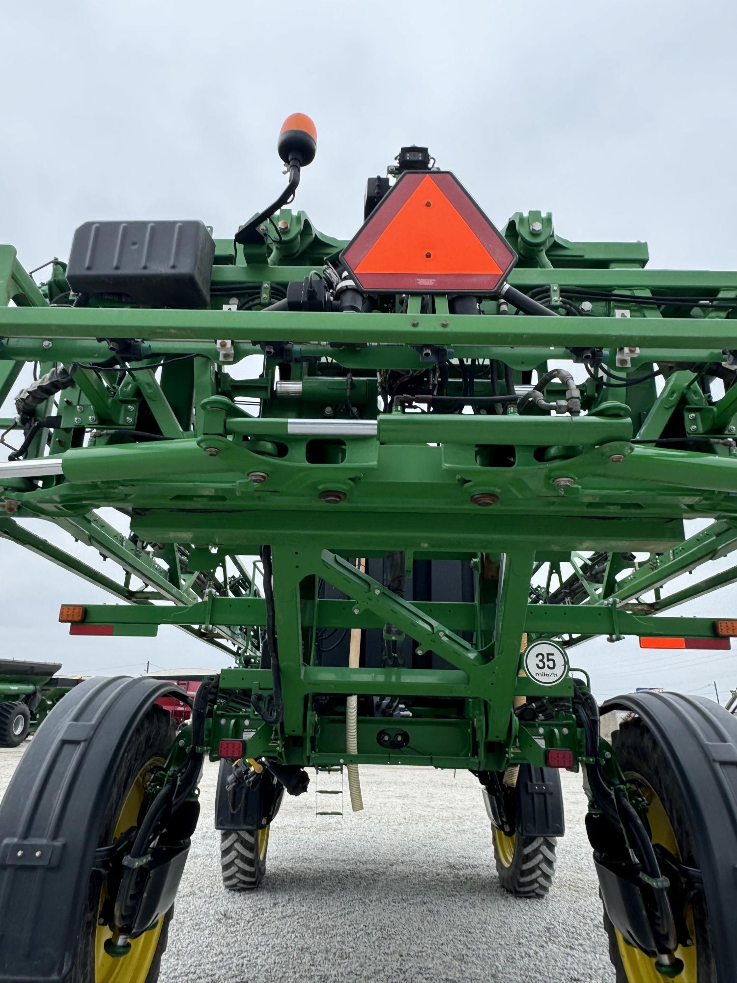 John Deere R4038 Sprayer, 2019