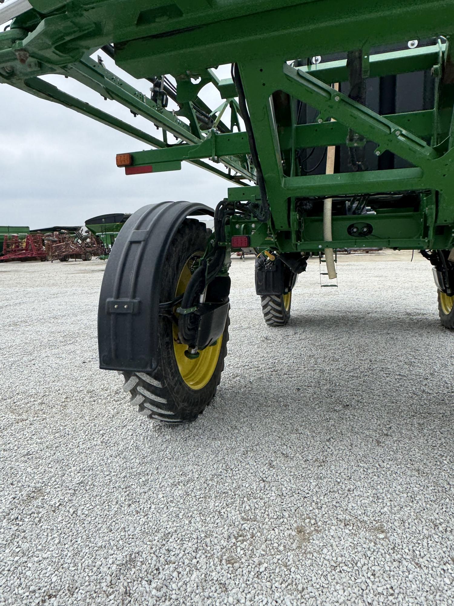 John Deere R4038 Sprayer, 2019