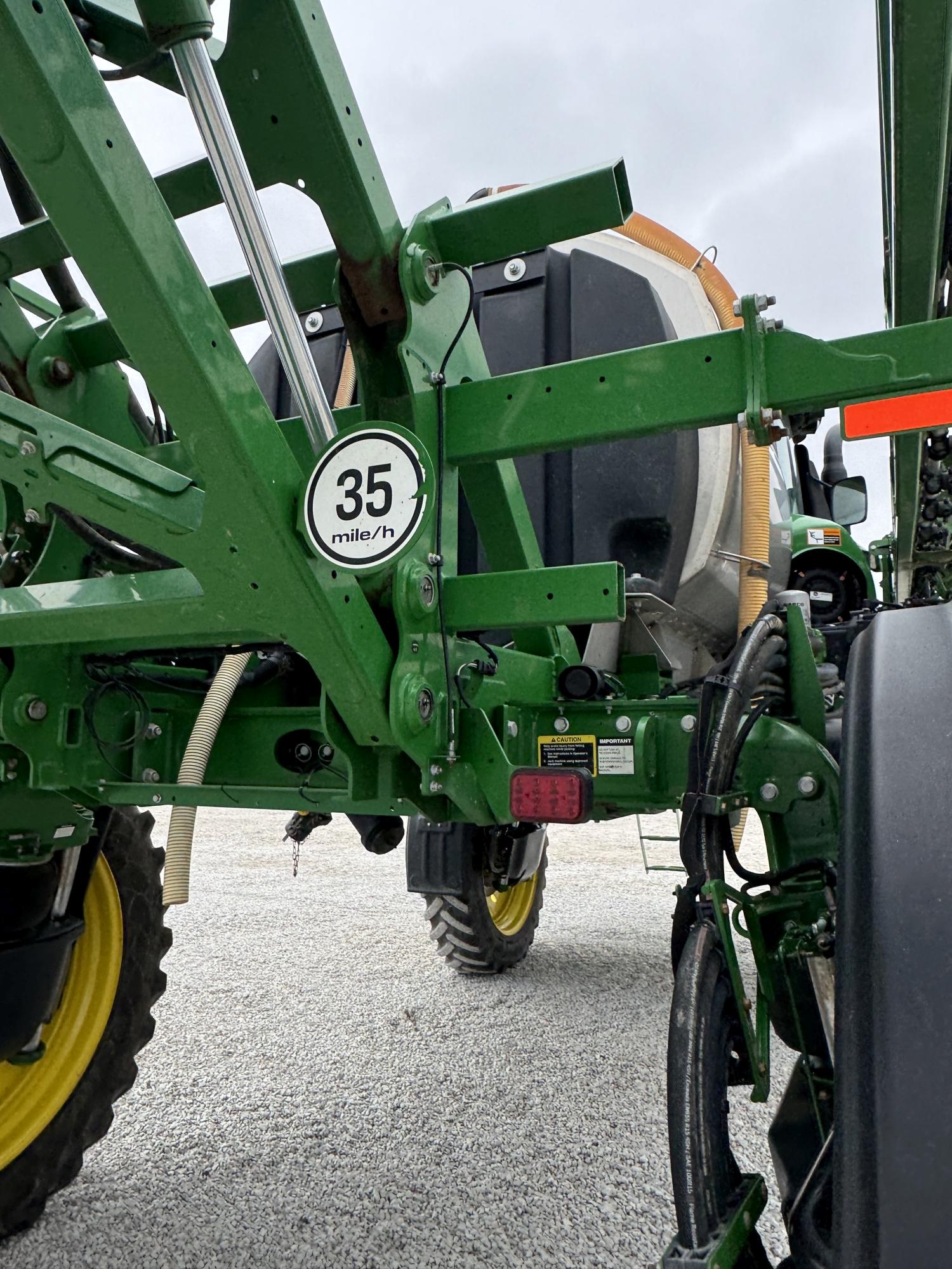 John Deere R4038 Sprayer, 2019