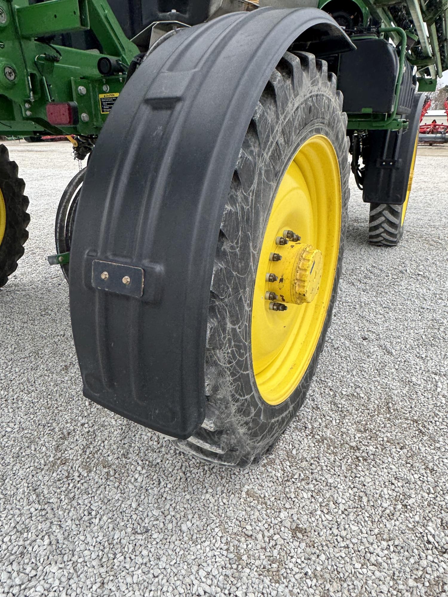 John Deere R4038 Sprayer, 2019