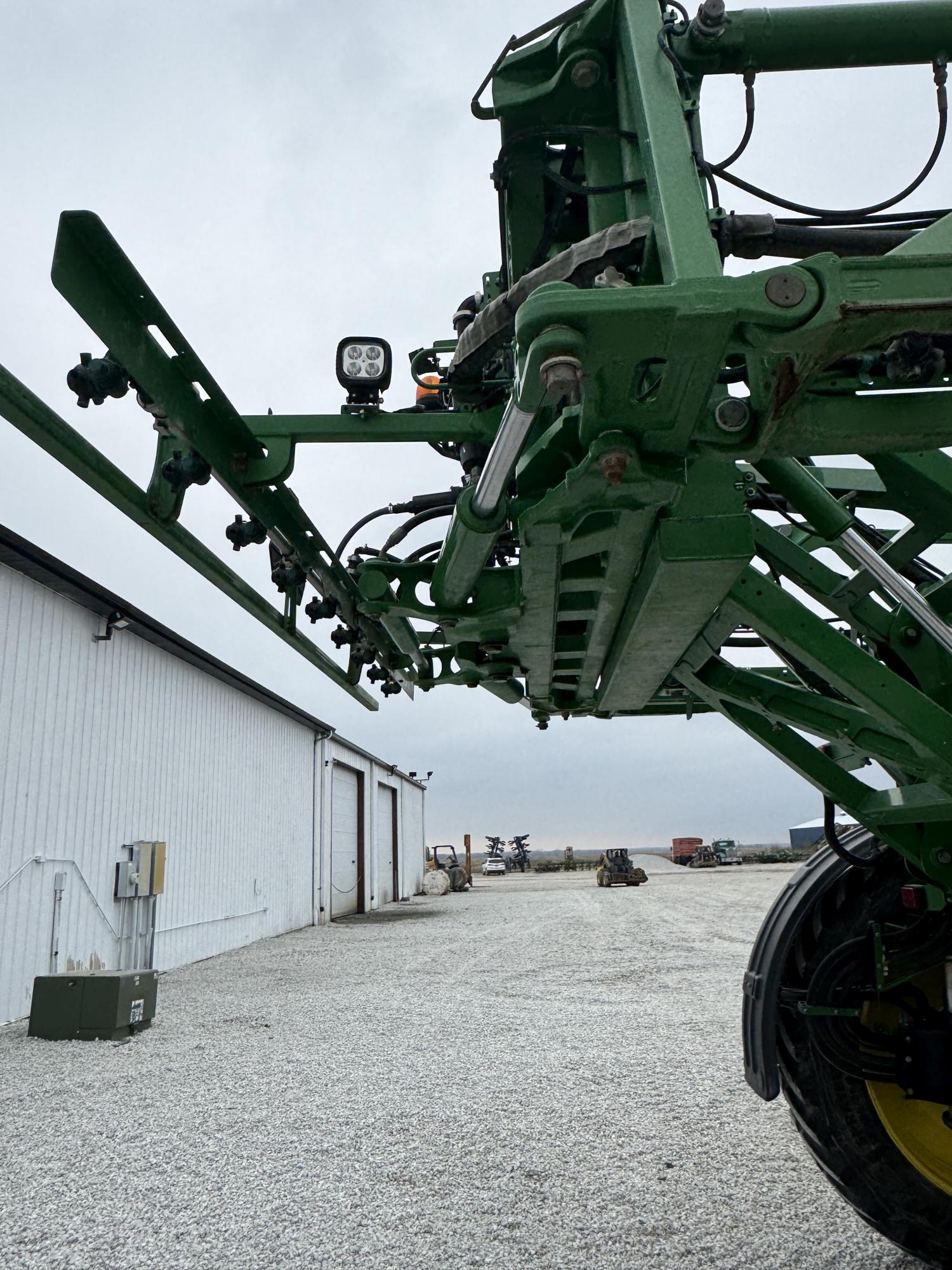 John Deere R4038 Sprayer, 2019